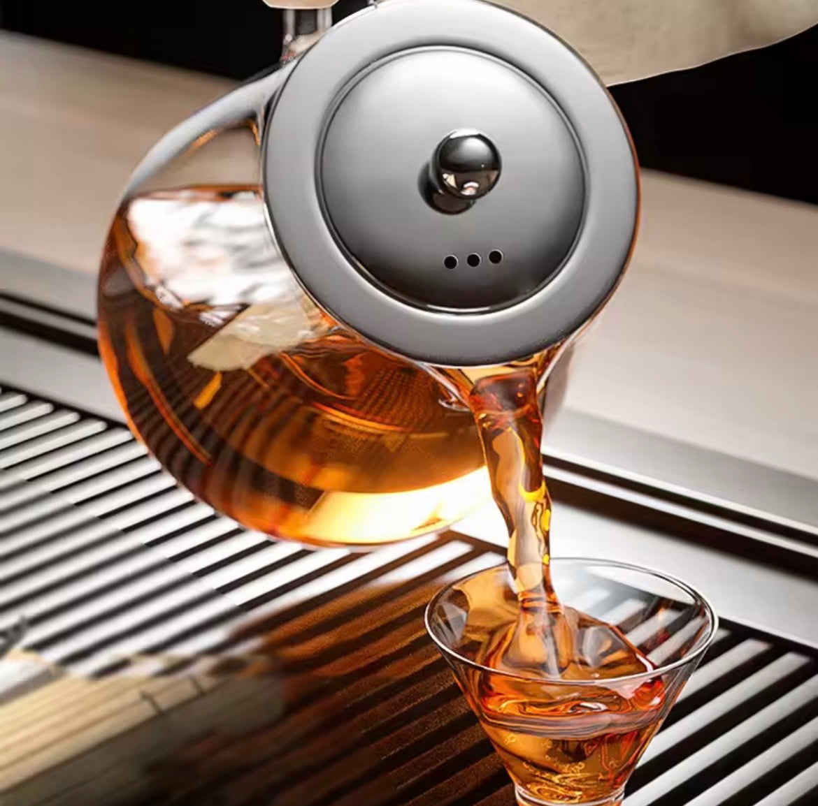HEAT RESISTANT GLASS TEAPOT W/ STAINLESS STEAL STRAINER